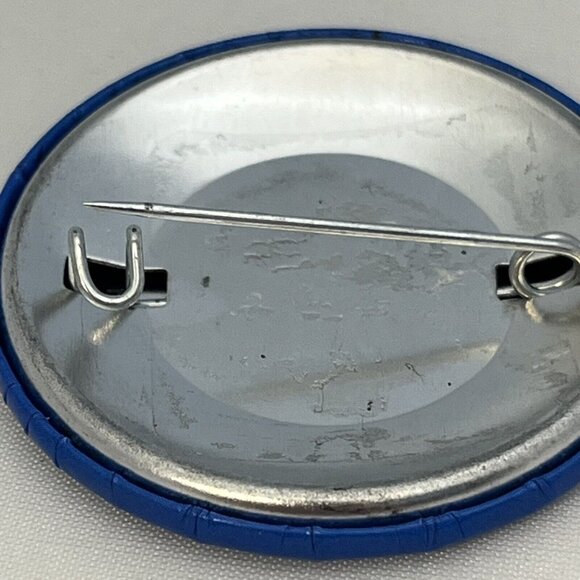 Herr’s Snacks Visitors Center Chipper Chipmunk Mascot Pin Button Nottingham PA - Picture 10 of 11